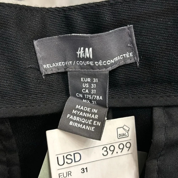 NWT H and M woman's black relaxed fit slacks - Picture 10 of 11